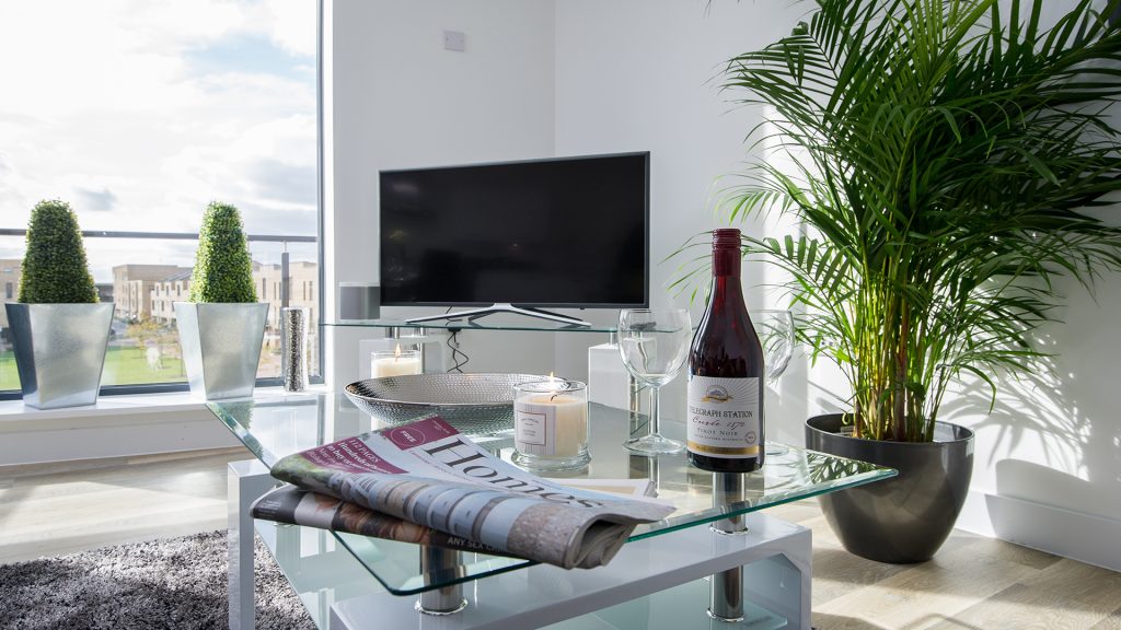 Tailored Stays De Havilland House Entertaining area Serviced apartment Cambridge