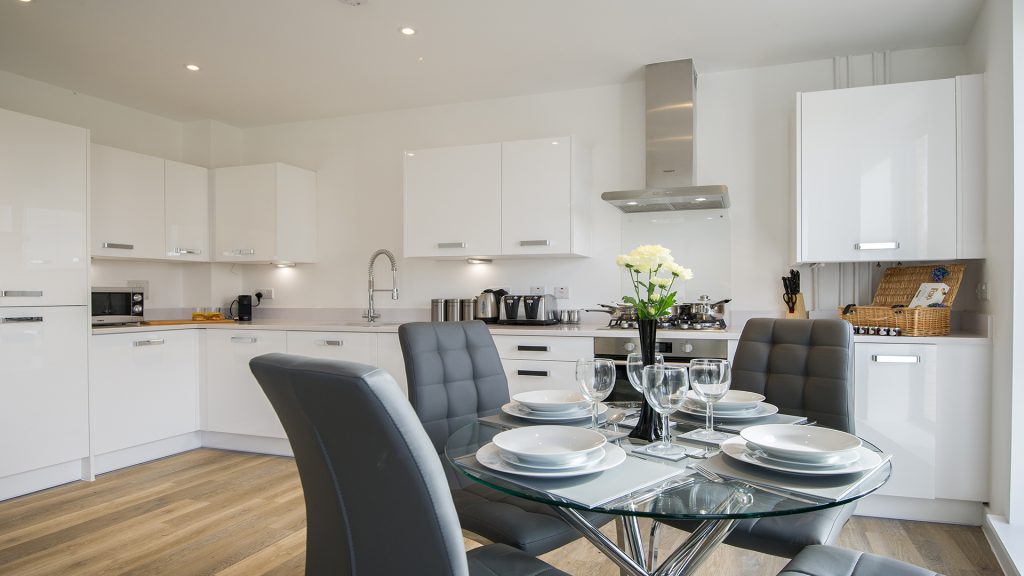 Tailored Stays De Havilland House Kitchen and Dining area serviced apartment